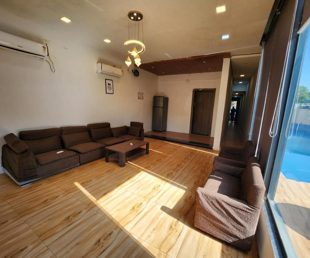 Aaradhya Villa 5 Bhk Ovala Thane Kolshet Exteriér fotografie